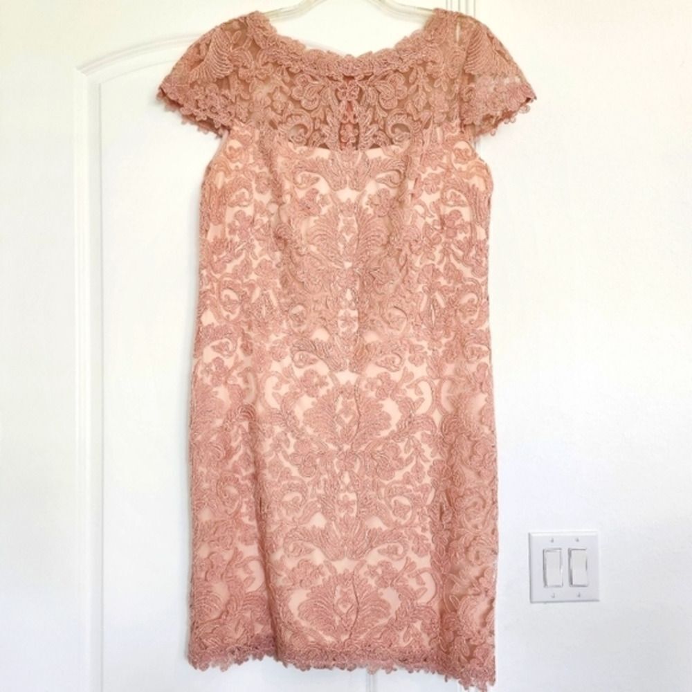 Tadashi Shoji‎ Lace Dress